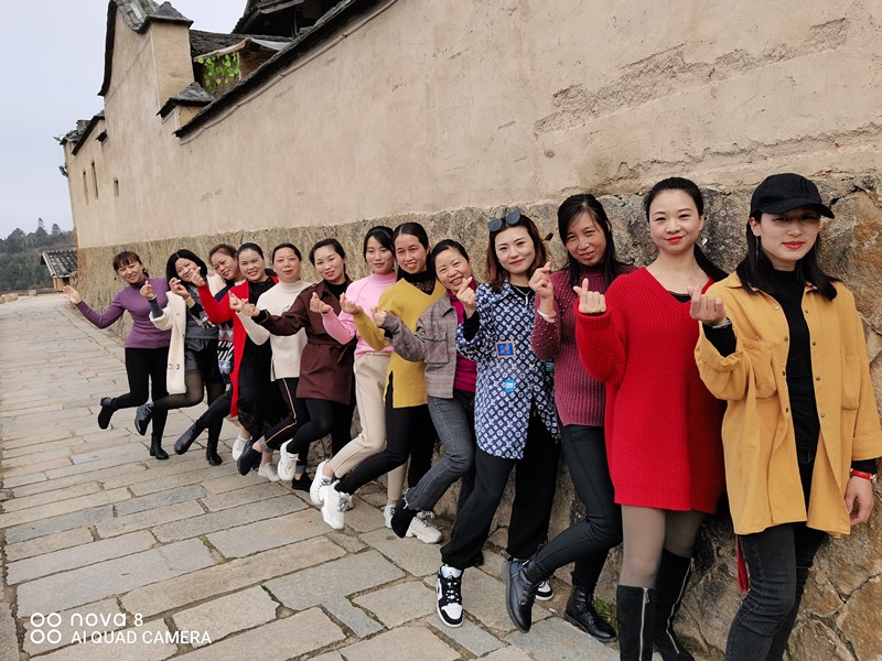 12、MILAN米兰体育（中国）官方网站MILAN米兰体育（中国）官方网站组织女职工春游活动_副本.jpg